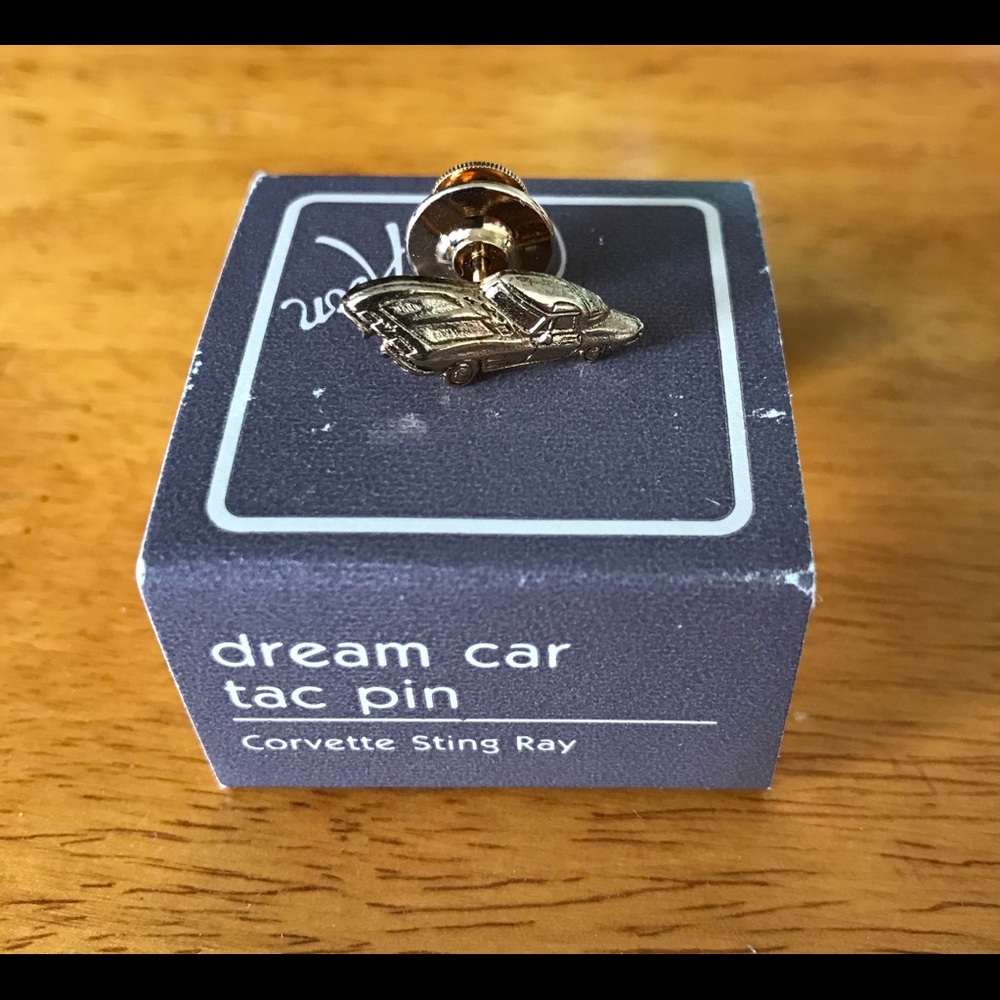 Avon Vintage Corvette Pin